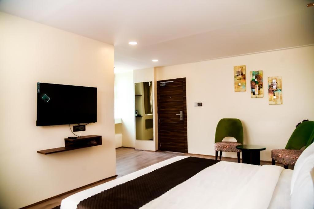 Cloud Social Hotel Shillong Buitenkant foto