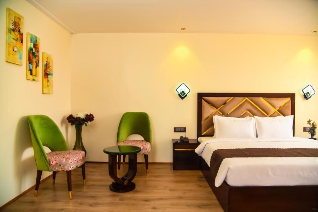 Cloud Social Hotel Shillong Buitenkant foto